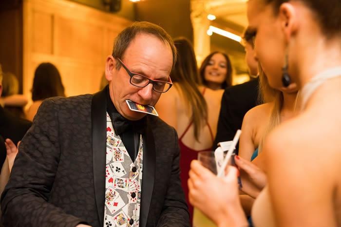 hire magician for wedding